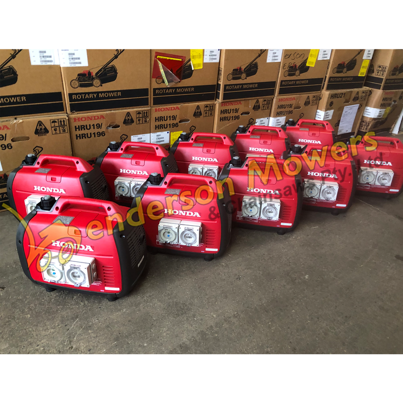 Eu22i Generator Outlets Open   Worksafe Compliant and Waterproof Outlet 