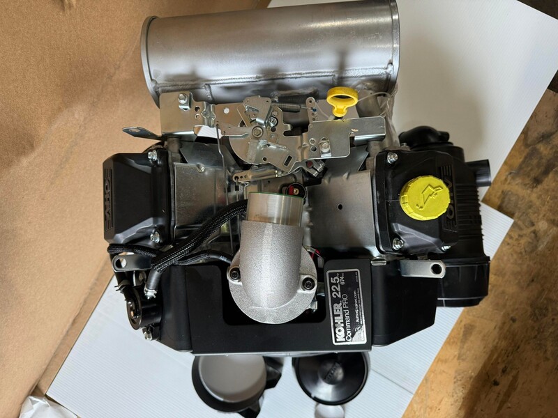 Kohler CH680 V-Twin Engine 225HP Dingo  Toro Spec